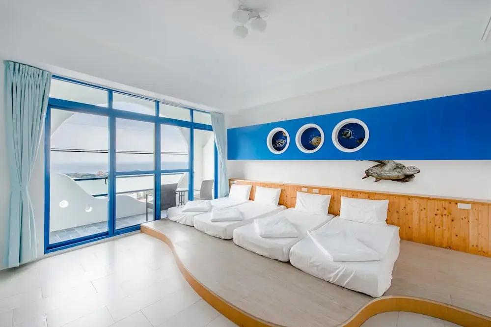 Standard Quadruple room with balcony and with ocean view