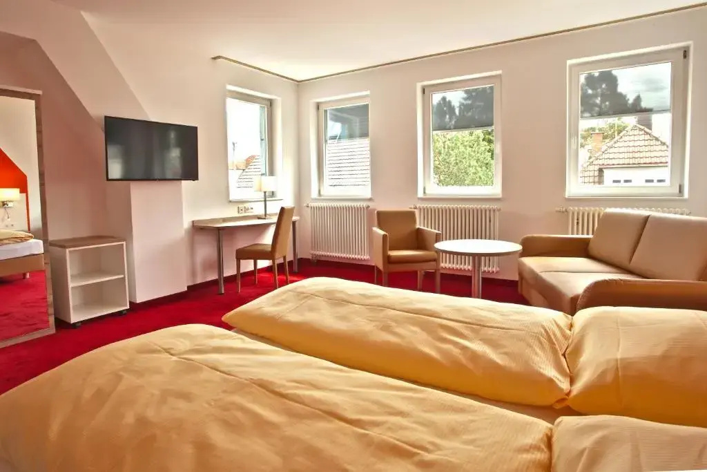 Standard Triple room