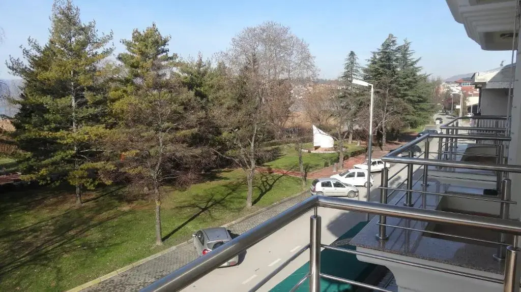 Standard Triple room with balcony and with lake view