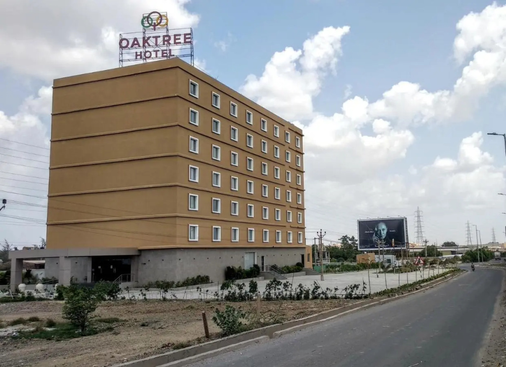 Oaktree Hotel