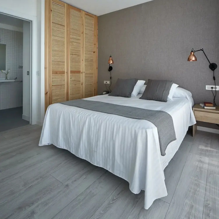 4 Bedrooms Premium Apartment with sea view
