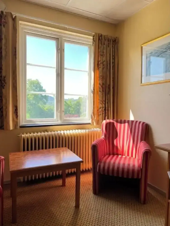 Economy room