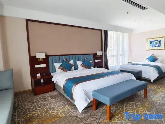 Deluxe Family Suite