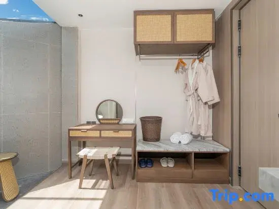 Двухместная вилла двуспальная кровать в Howard Johnson by Wyndham Phuket Naiyang