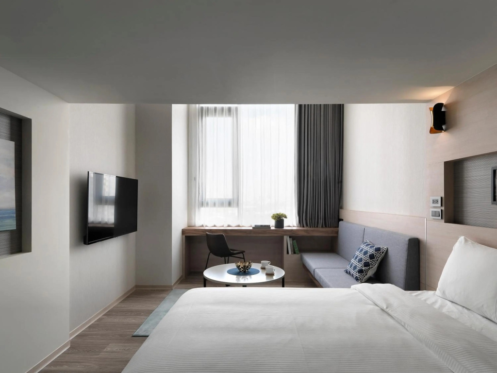 Explore Hotel — 4