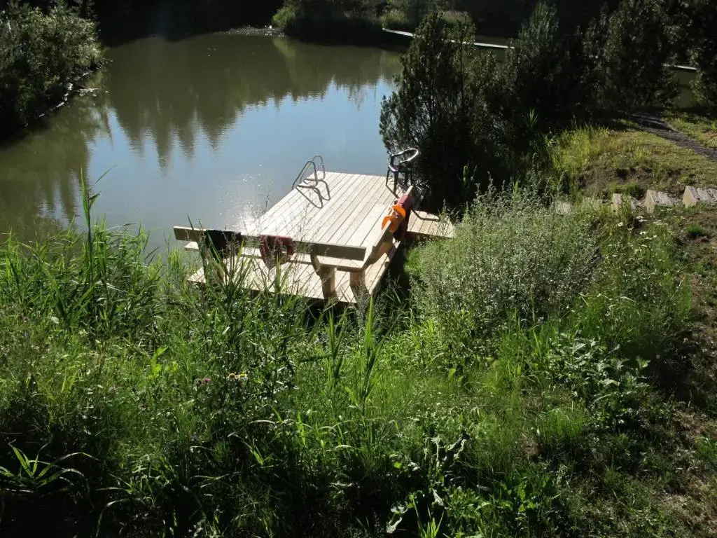 Standard Double room with lake view twin beds