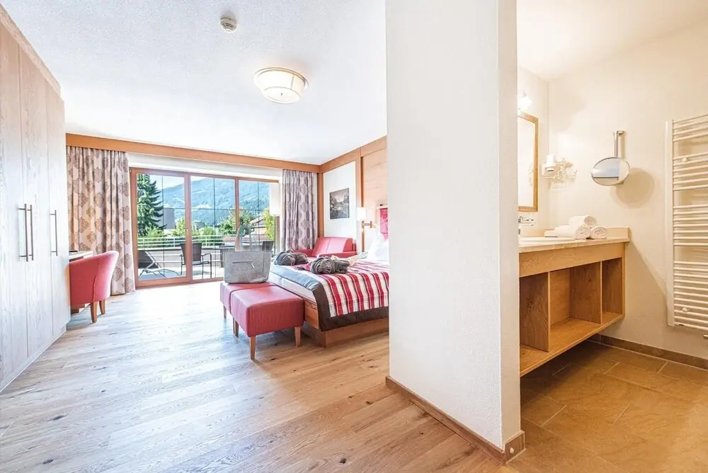 Comfort Double room with balcony and with mountain view (full double bed)