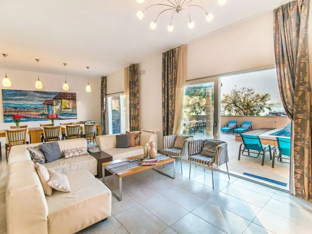 Magnificent Villa in Supetar With Swimming Pool