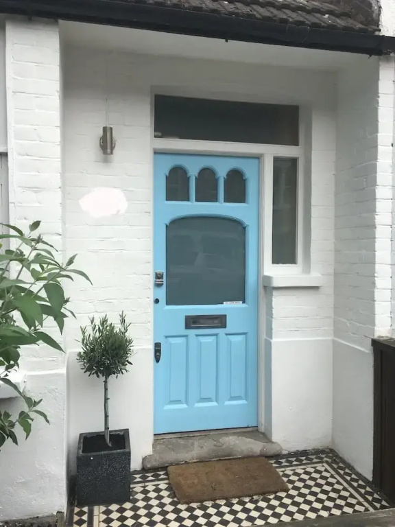 Shepherds Bush W12 Magical Townhouse nr Westfield