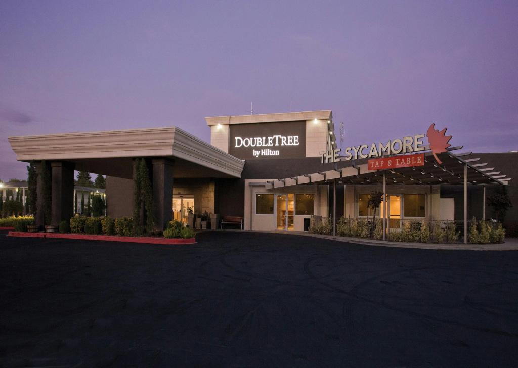 DoubleTree by Hilton Chico