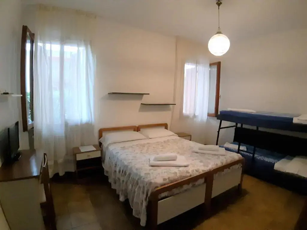 Economy room