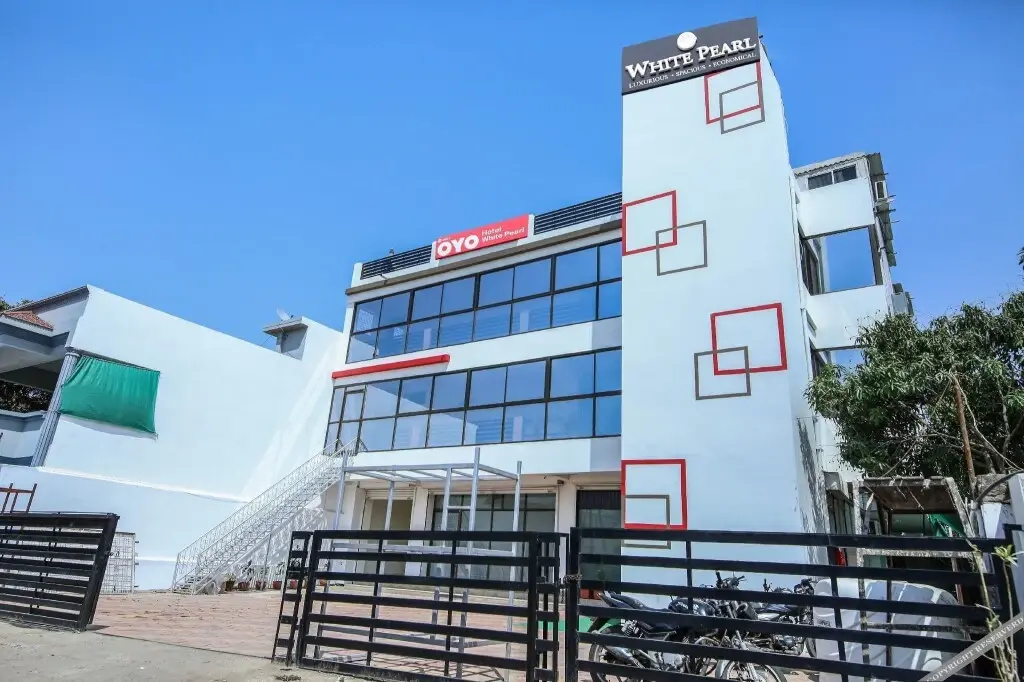Hotel White Pearl by OYO Rooms