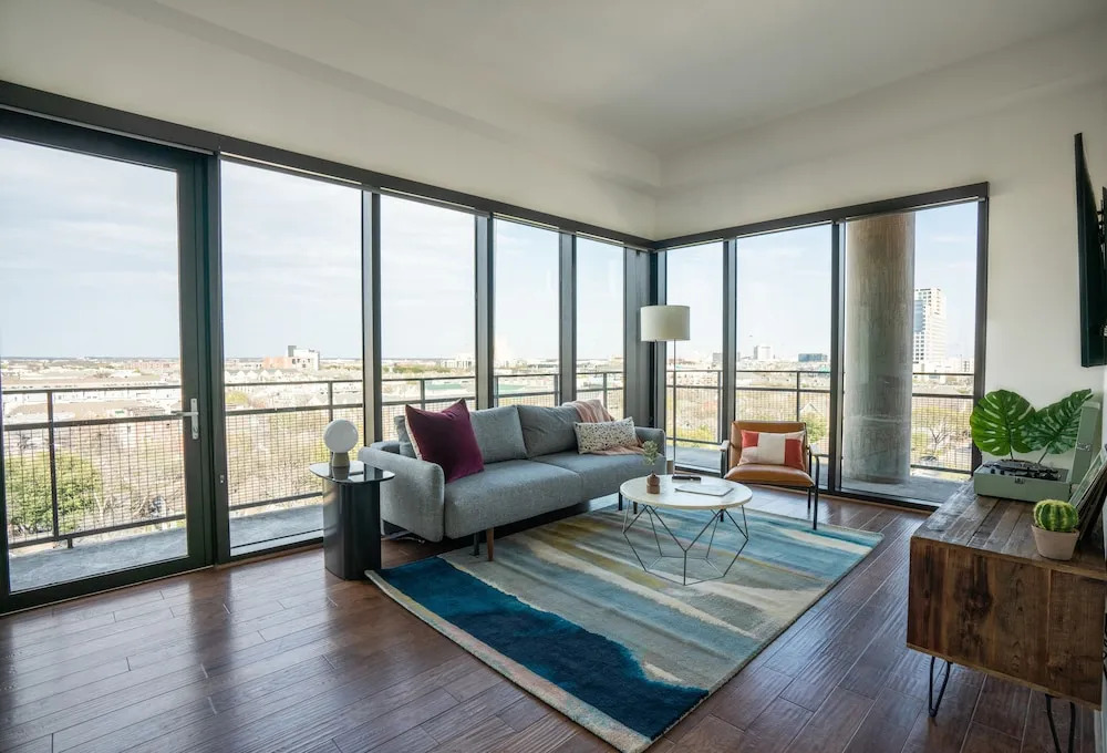 The Guild Uptown | McKinney Ave — фото 4