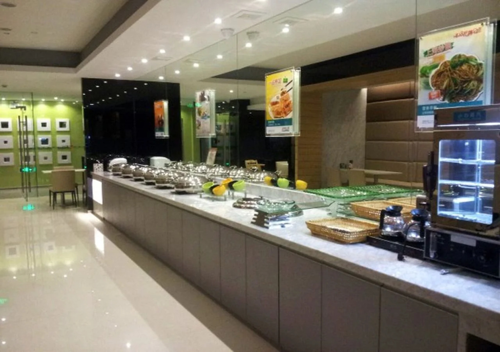 Food & Beverage