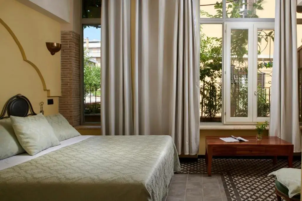 Design Double room (full double bed)