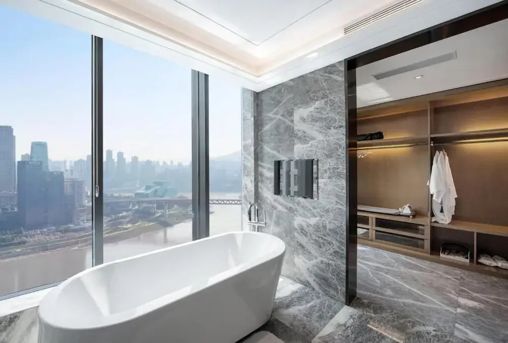 Luxury Suite with river view