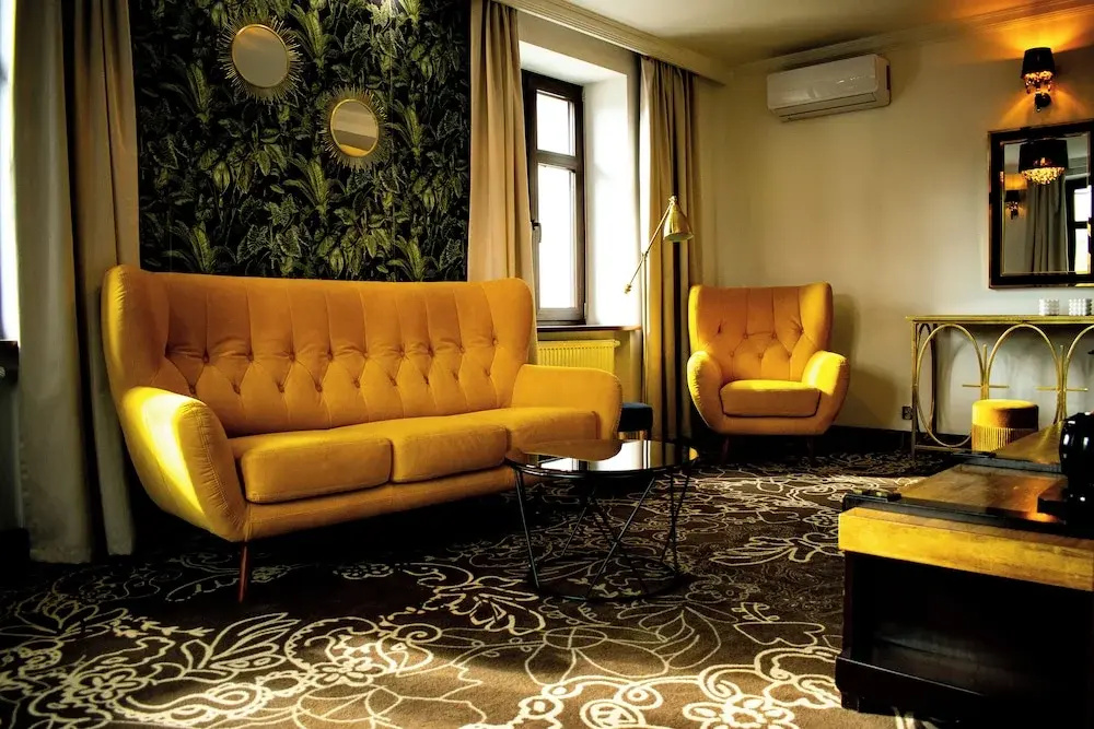 Deluxe Suite