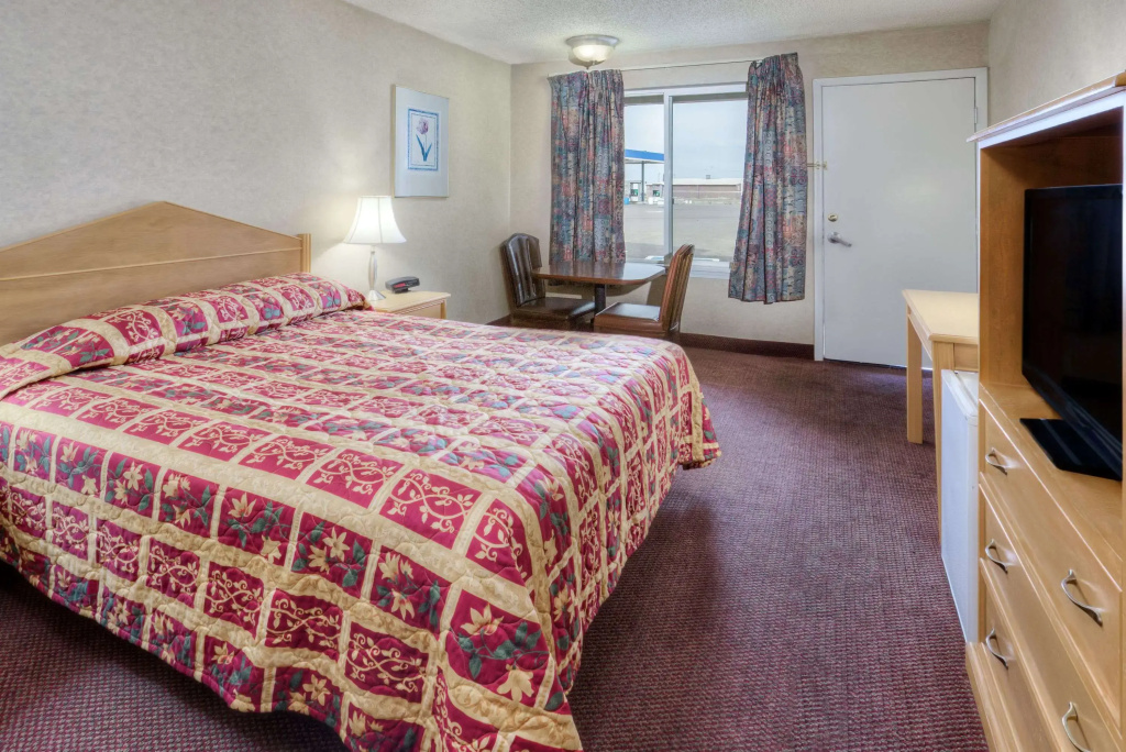 Standard Double room (full double bed)