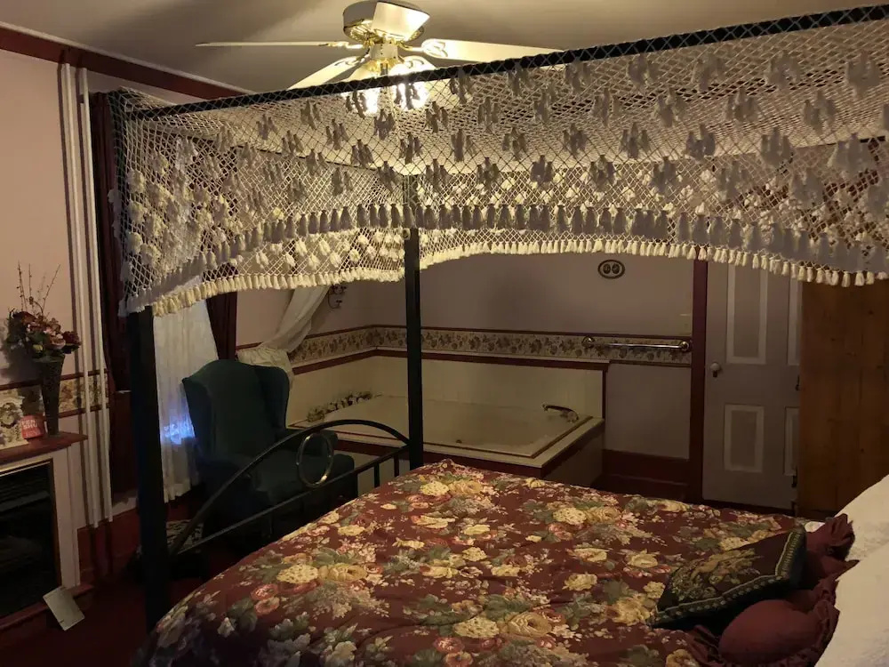 Standard Double room (full double bed)