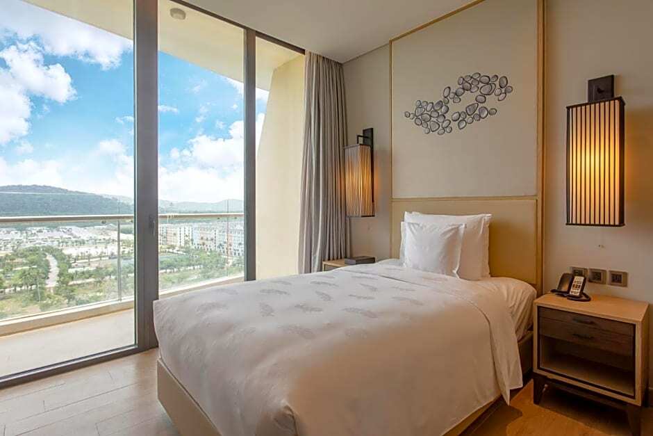 Intercontinental Phu Quoc Long Beach Resort