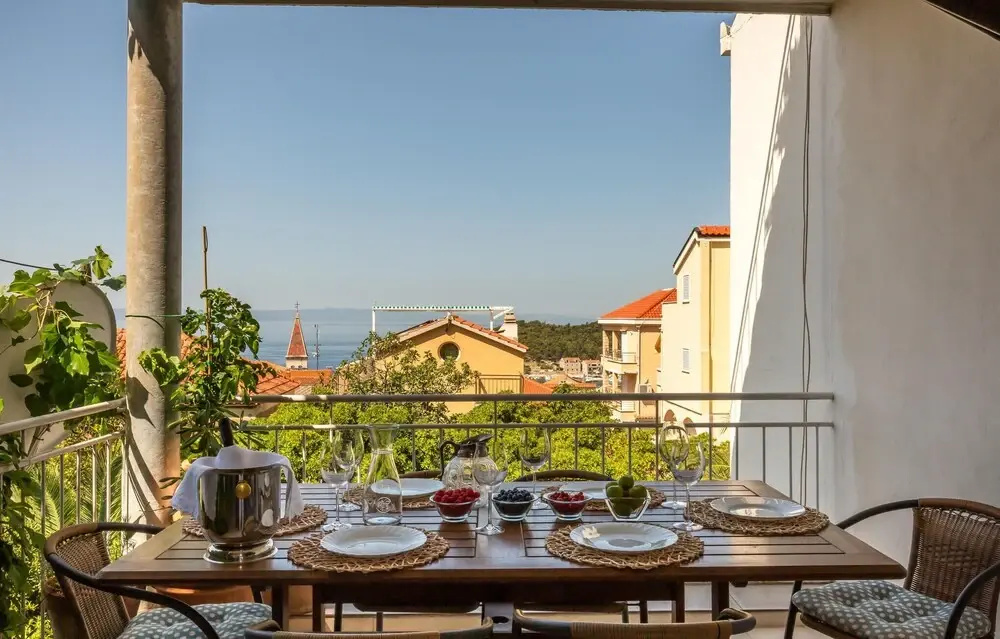Nice Home in Makarska With Wifi and 3 Bedrooms
