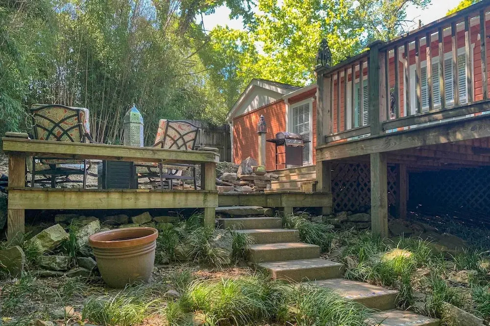 Eclectic 'osage Cottage' in Historic District