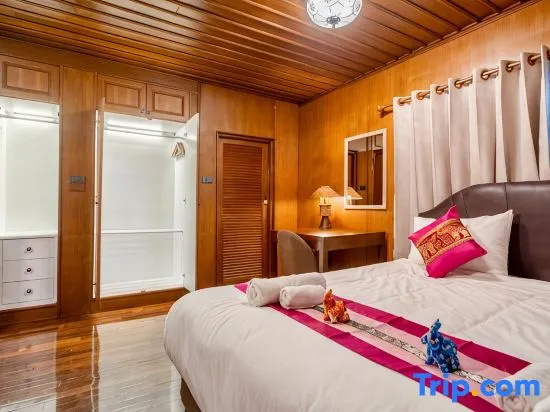42Garden Teakwood – Family Retreat Near Airport
