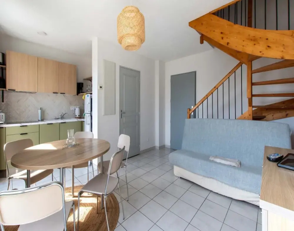 Voir la photo 1 — Modern Seaside Apartment