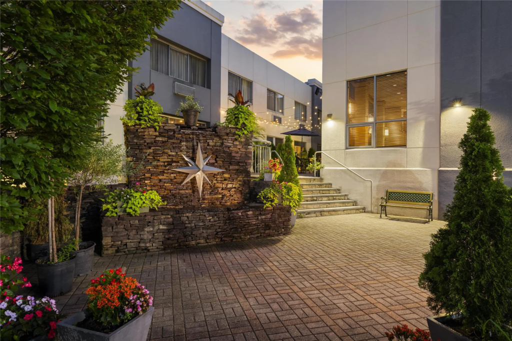Best Western Premier Plainview-Long Island Hotel