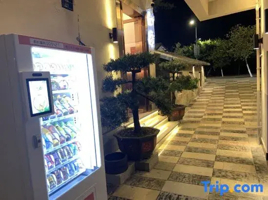 Food & Beverage