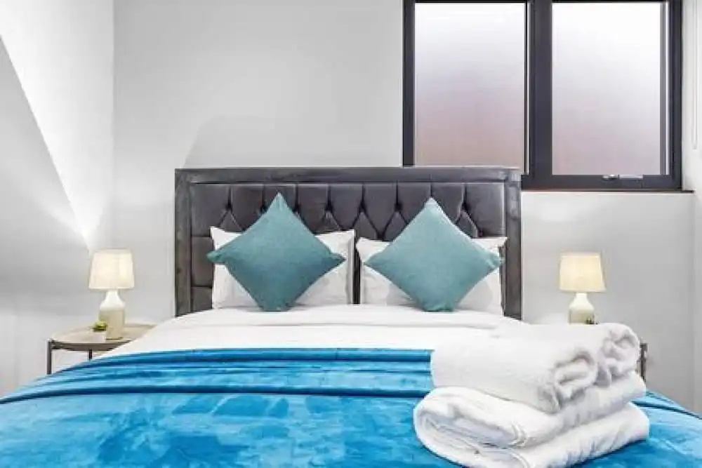 Luxury Spacious 2 Person Suite in North London — фото