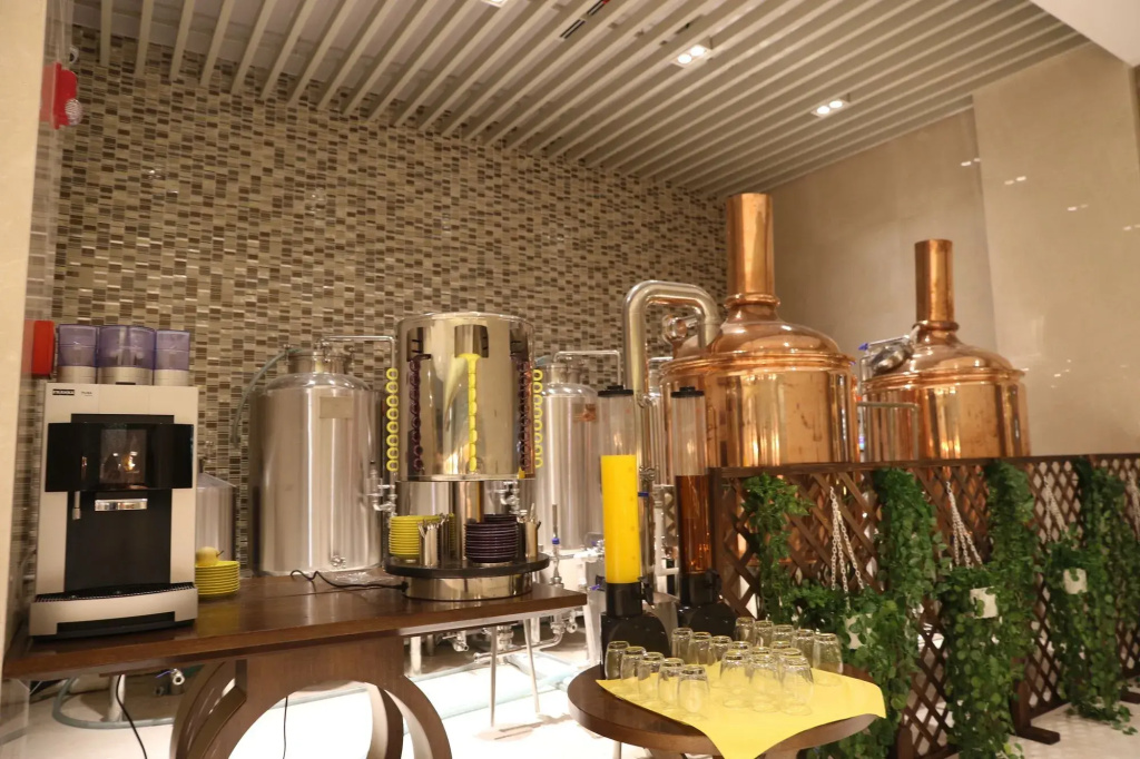 Food & Beverage