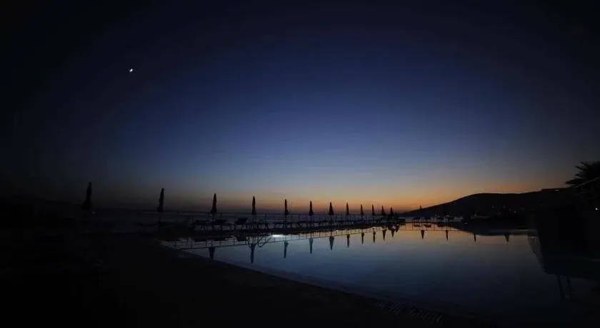 Beach & Waterfront