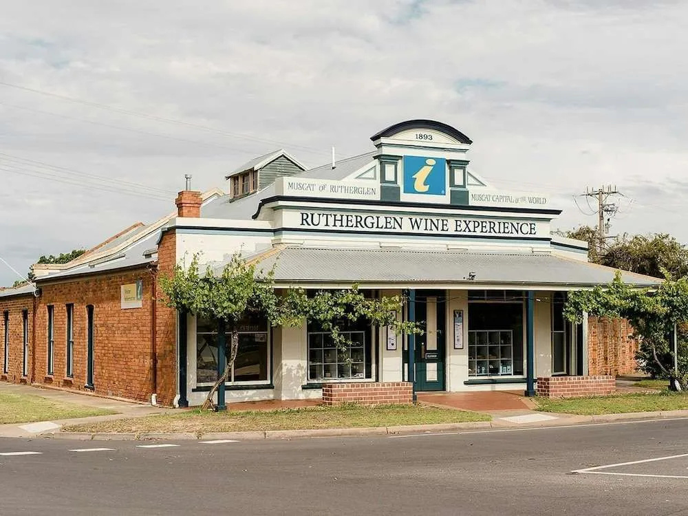 Country Comfort Albury Hovell Tree