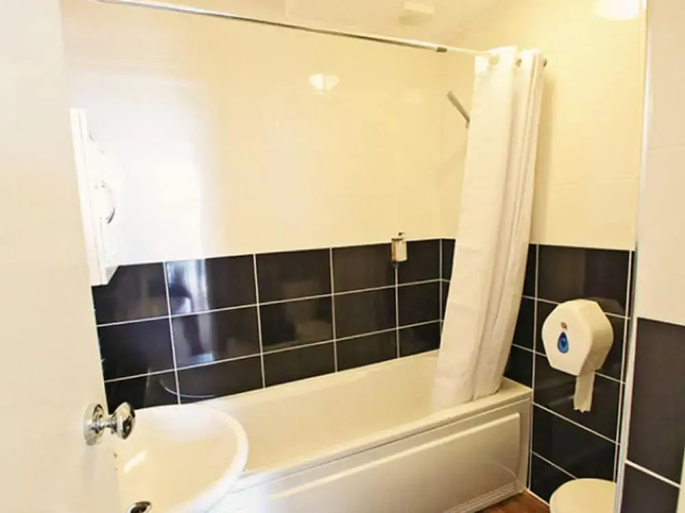 Standard Double room with water view twin beds