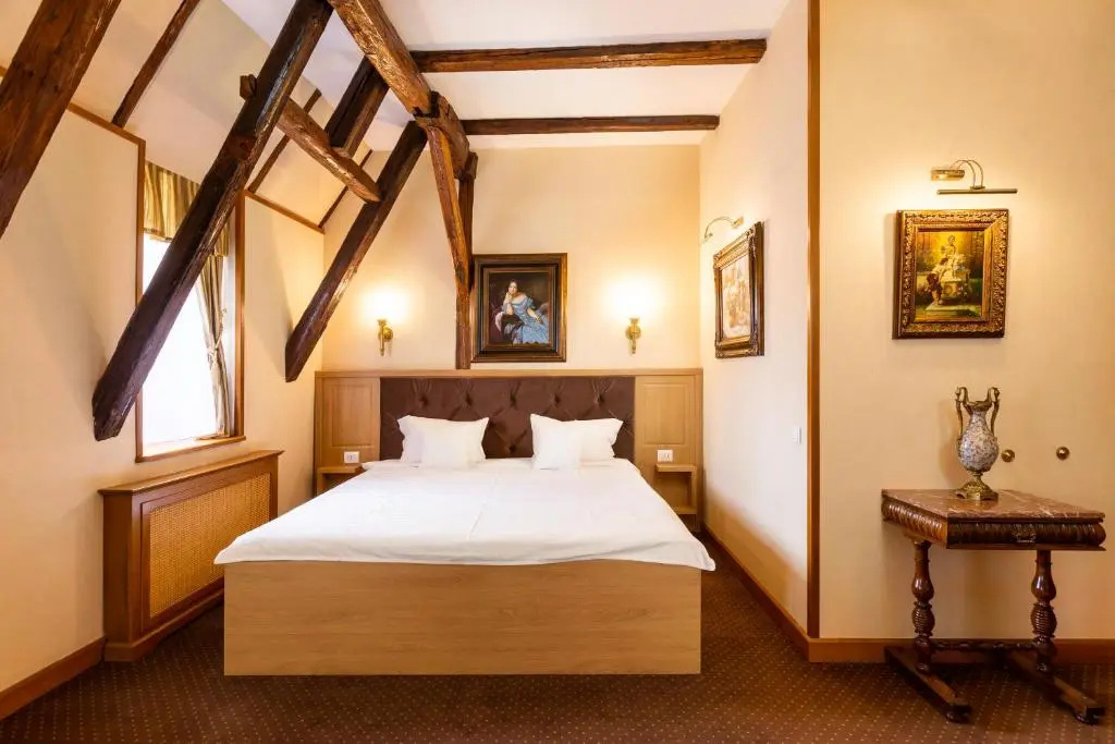 Deluxe Double room with view (full double bed)