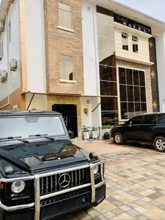 C to C Luxury Hotel and Suites