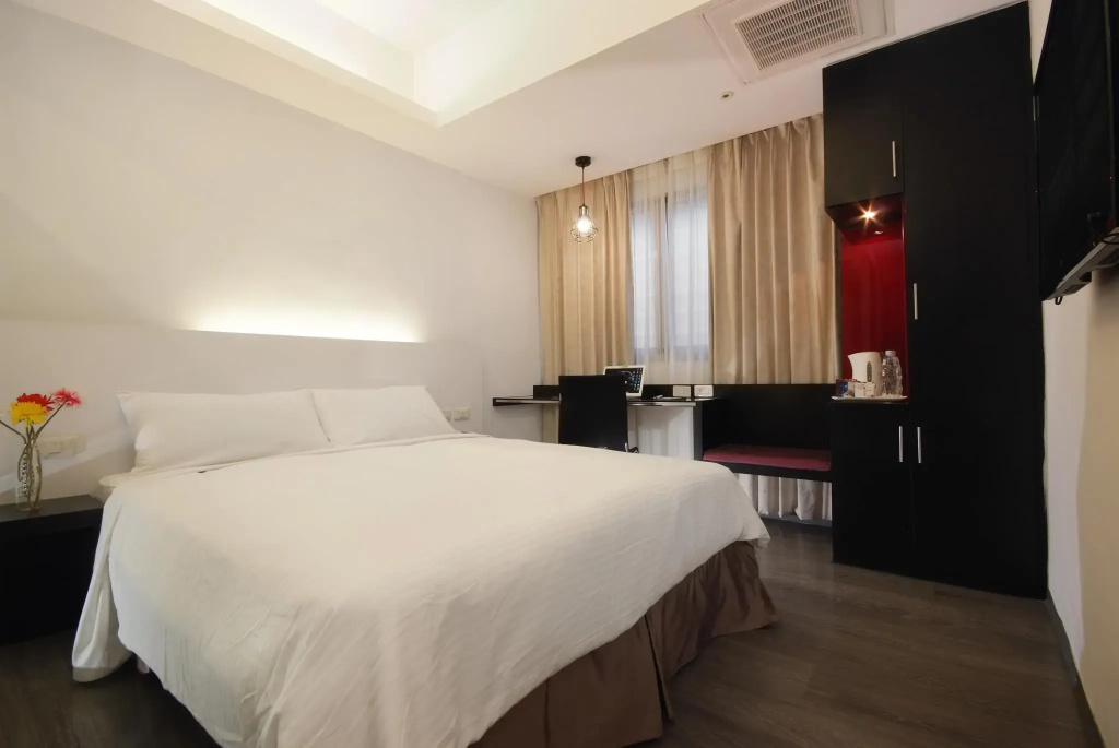 Standard Double room (full double bed)
