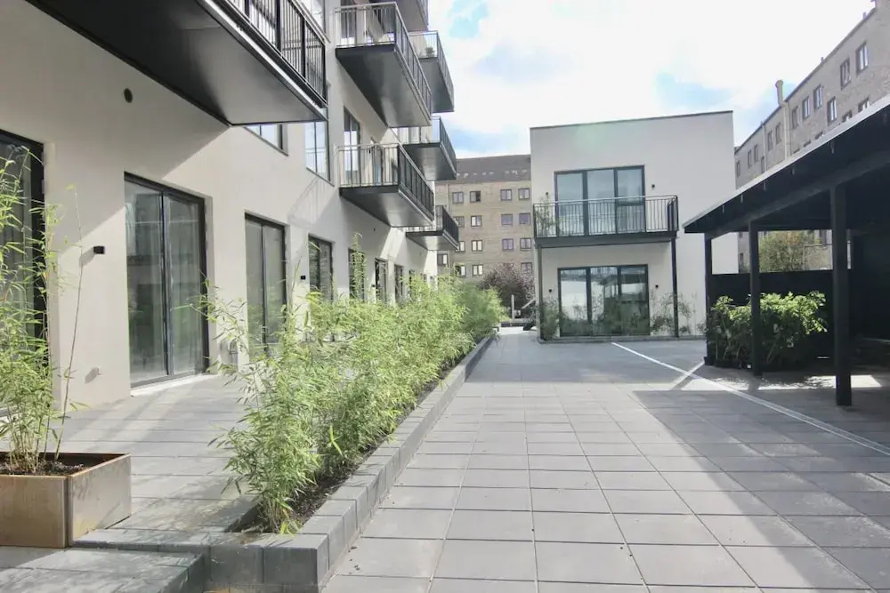 Townhouse Studio w Large Private Balcony