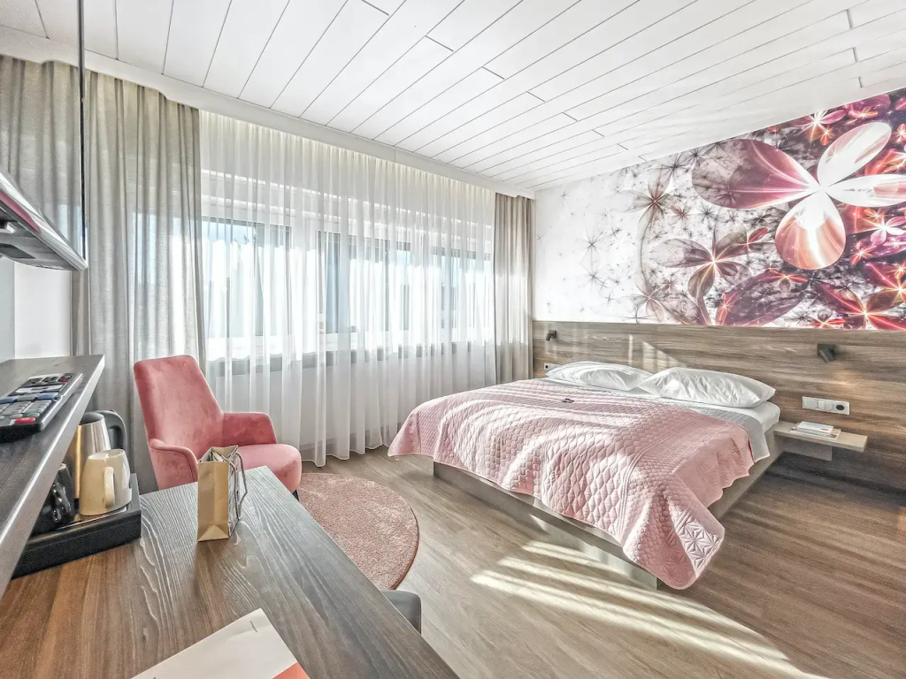 Standard Double room (full double bed)