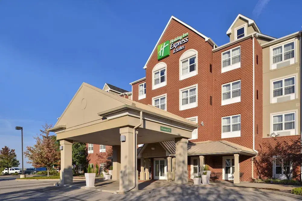 Holiday Inn Express & Suites St. Louis West-O'Fallon