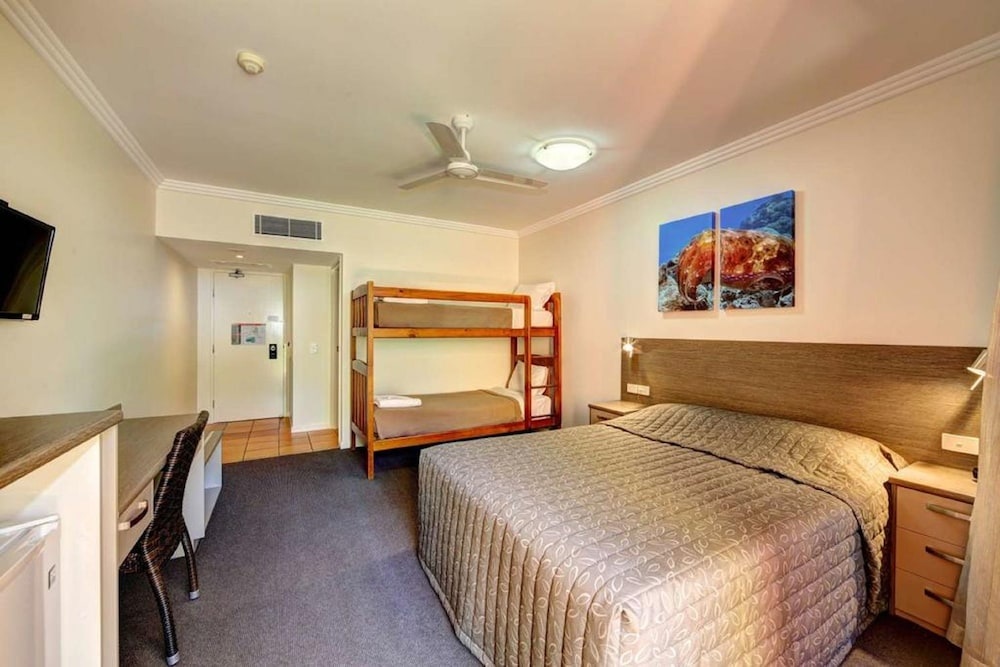 Kacys Bargara Beach Motel in Bargara