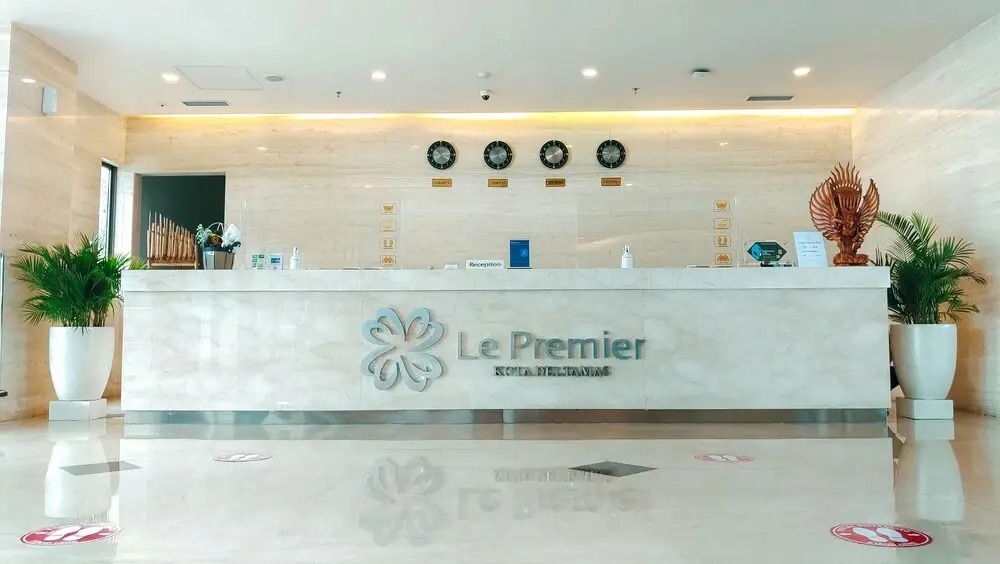 Lobby & Reception