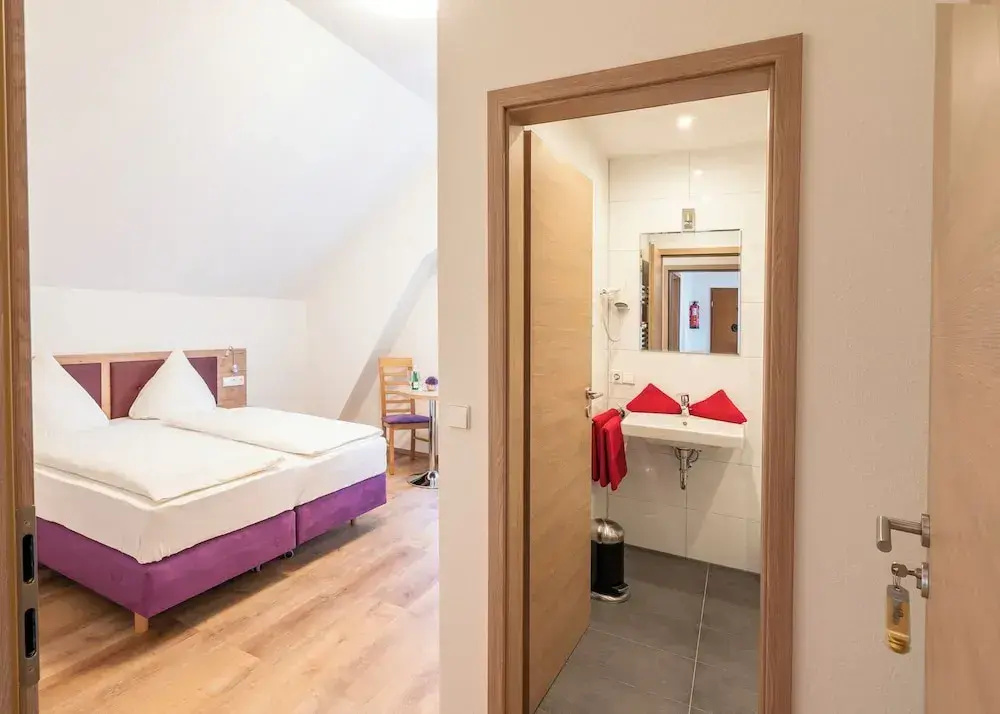 Deluxe Double room full double bed