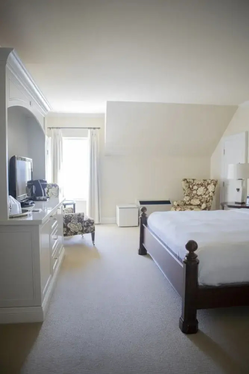 Standard Quadruple room with lake view twin beds