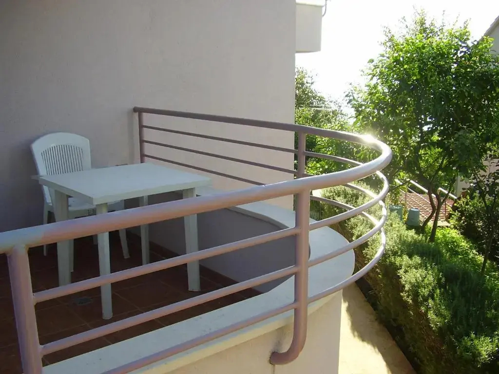 1 Bedroom Apartment with balcony