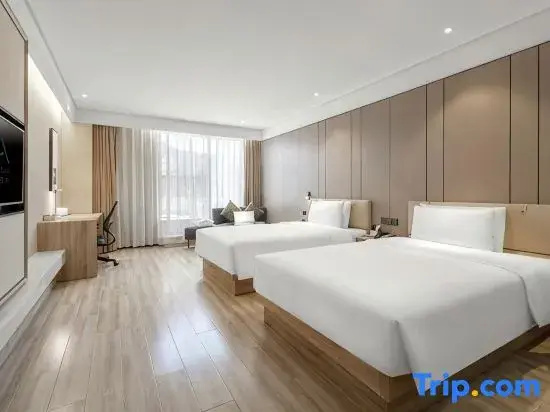 Standard room with courtyard view