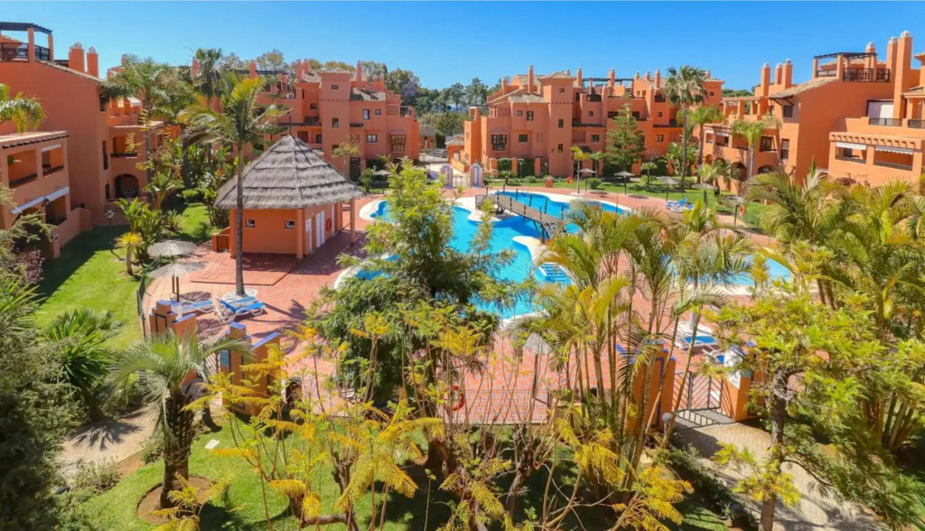 Marbella Apartment - Beautiful & Spacious next to Marriott Playa Andaluza - HEATED JACUZZI TUB