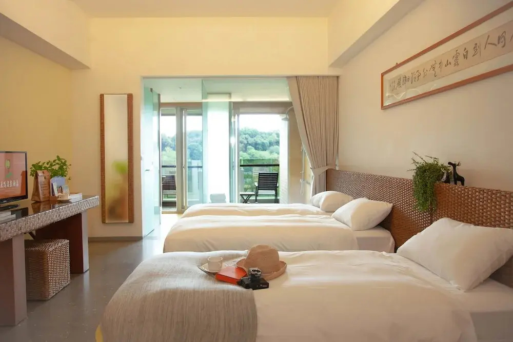 Standard Triple room with balcony