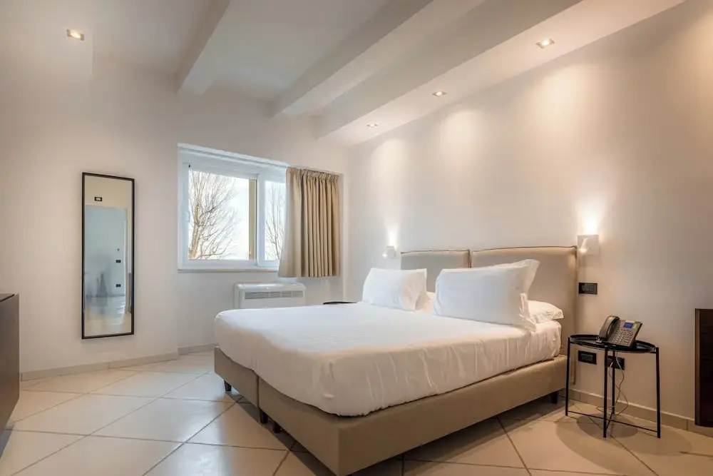 Economy room